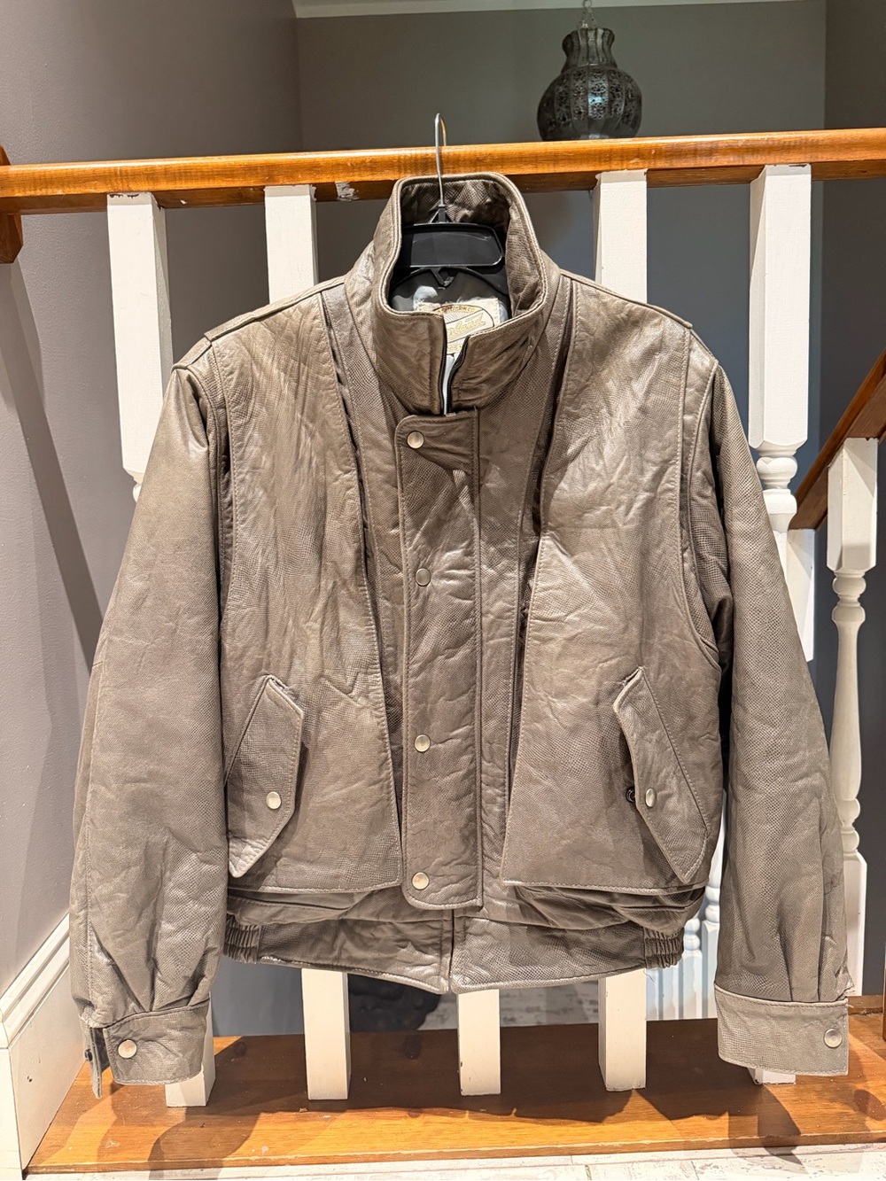 Overland vintage leather jacket size 46  (XL) made in USA